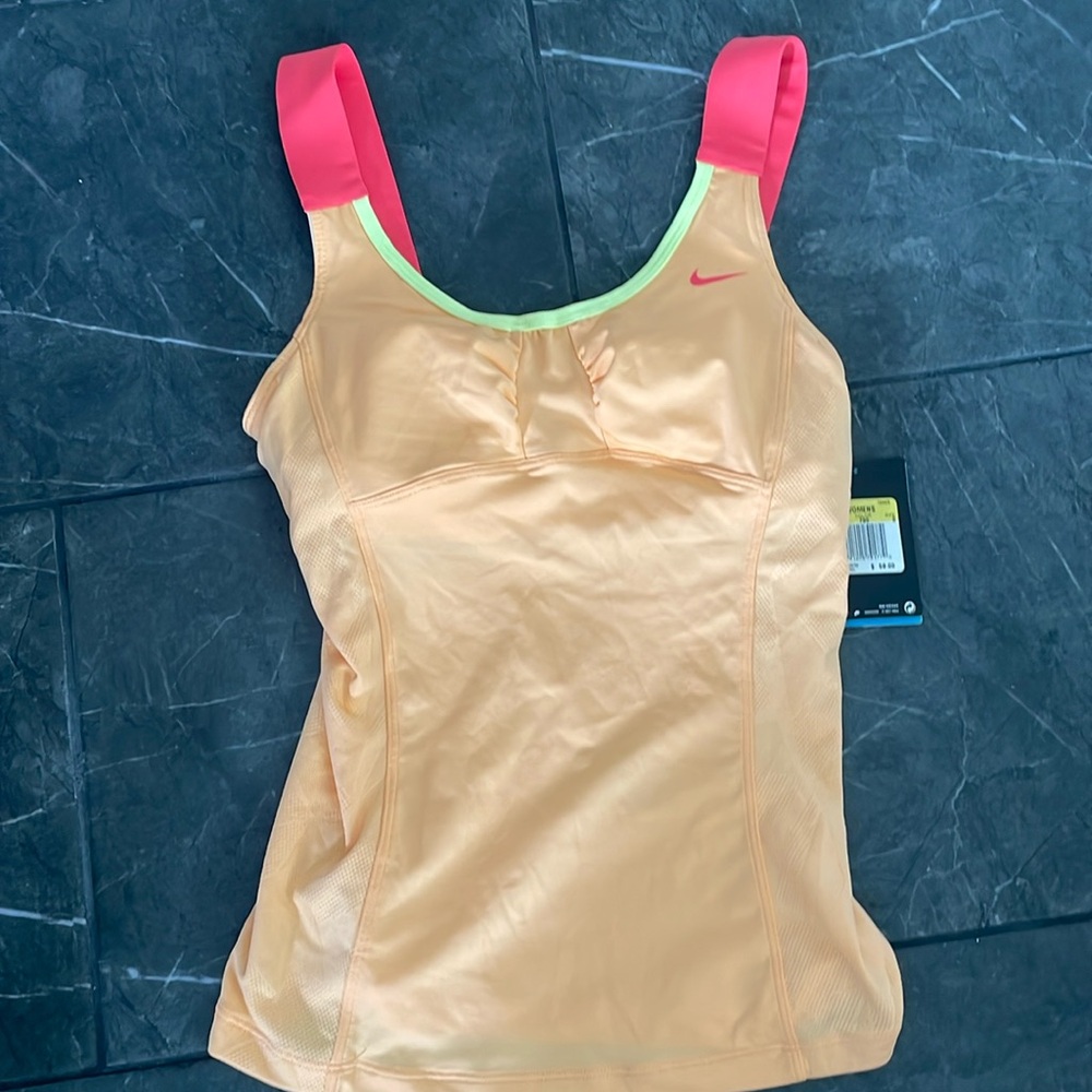 Nike Dri-Fit top -NWT